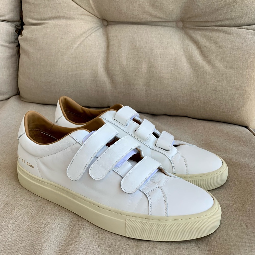 COMMON PROJECTS MEN’S TRAINERS (US 10)